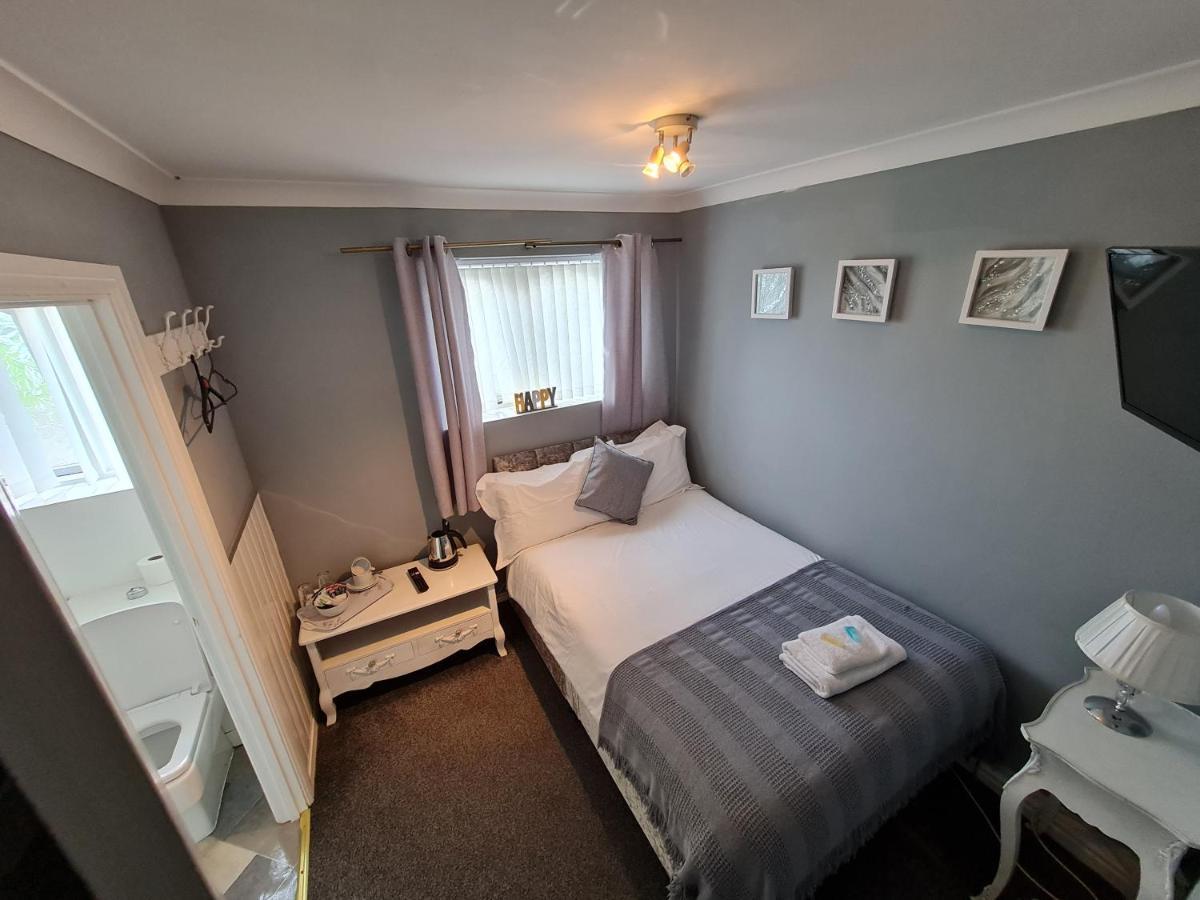 The Mayfair Lodge & Family Suite Хартлпул Екстериор снимка